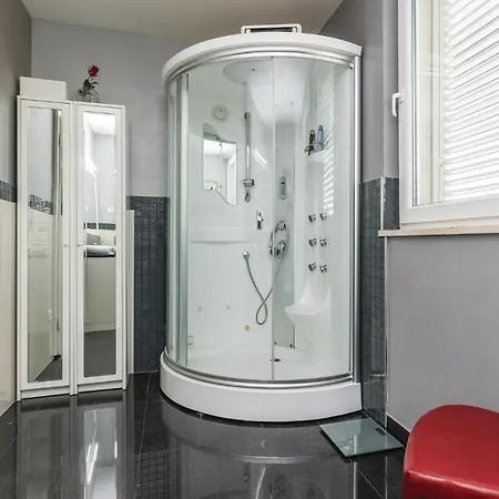 Three-bedroom Holiday In * Zadar