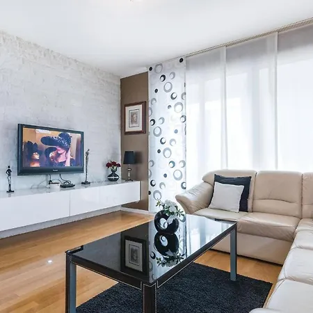Three-bedroom Holiday In