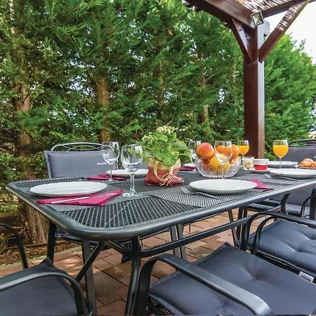 Three-bedroom Holiday In Holiday home