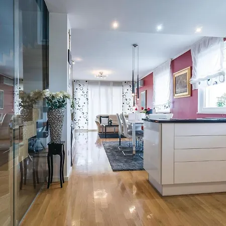 Three-bedroom Holiday In * Zadar